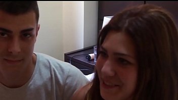 Preview 1 of Office Vinzage - el casting de una joven parejita