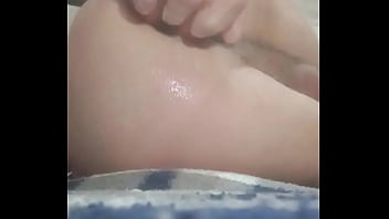 Preview 2 of Vittoria Risi Lesbian - Brincando com cenouras
