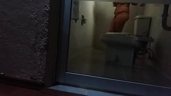 Preview 3 of Llora Por Dolor - Espi&aacute_ndola mientras se ba&ntilde_a despu&eacute_s de cog&eacute_rmela