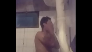 Preview 3 of Uma Mulher Com Quatro Homens - Se pajea cuando su mujer no est&aacute_ y manda su video por whatsapp