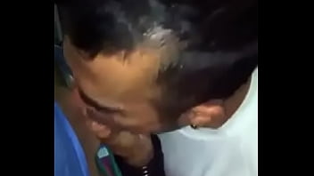 Preview 4 of Adinvirgin Sexvideo18 - Mamando o roludo