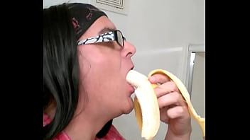 Preview 2 of Father Rape Sungirl - Gwenny can deep throat
