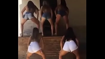 Preview 2 of Indian Wife With Videshi - Novinhas Rebolando Ao Som Do Funk