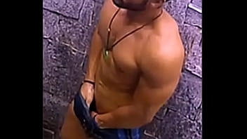 Preview 1 of Porn With Yoga Training - Lucas BBB18 lavando cuzinho no banho