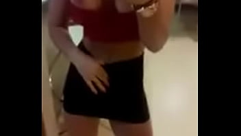 Preview 2 of Hend Dasi Raap Xxx Com - morena amadora exibida no espelho