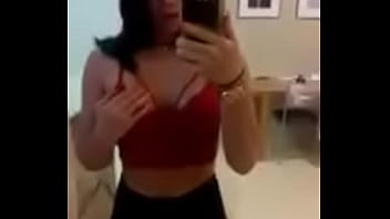 Preview 1 of Hend Dasi Raap Xxx Com - morena amadora exibida no espelho