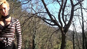 Preview 1 of Pakistan Pushto Xxx Six Vidie - viky moore molto  arrapata  scopata sul tavolo da pic-nic...