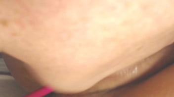 Preview 3 of Gianna First Footjob - Velho NERD chupando a novinha bucetuda!!!!