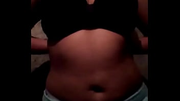 Preview 3 of Kareena Kapoor Xxc Video - Se quita la camisa y muestra sus ricas tetas
