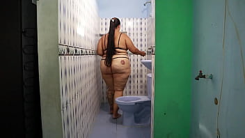 Preview 1 of Erotic Mind Control Porn - chica de gran culo folla en el ba&ntilde_o con chico de gran verga