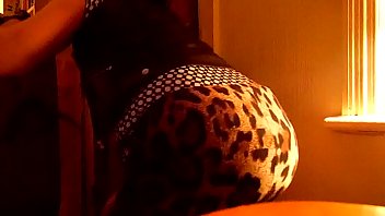 Preview 1 of Love Xvidedos - British Booty Bitch Twerking THICC