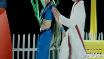 Preview 3 of Bad Girl Attacks - Shruthi mahotras Juicy Navel in low hip saree