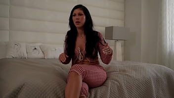 Preview 2 of Fuck Sister In Asshole - Hot Babes Queenie Sateen &amp_ Jane Wilde have a Sensual Scissor Sesh
