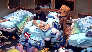 Preview 2 of Samsung Sxe Videos - BBB18 - Lucas acordando de pau duro - Insta: @musculoduroblog