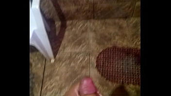 Preview 4 of Pornharmony Bus - Punheta jorrando leite . big cumshot