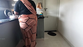 Preview 1 of Thea Webcam - Flashing dick to maid sumaya