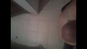 Preview 4 of Barders Sister Fighting - me hago la paja a tu nombre