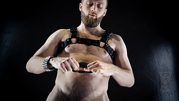Preview 2 of Threesome Norway - [DEMO] Fort Troff Lux Throbber - Peter Matthews