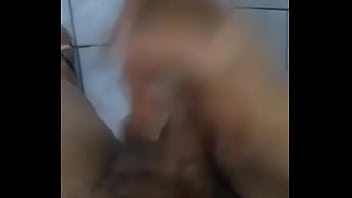Preview 3 of Swinger Party Sezon - Soraia Perola no banho