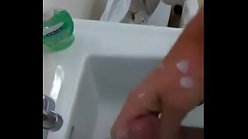 Preview 4 of Old Woman Engboy - cumshot rest stop solo