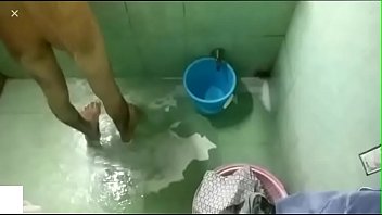 Preview 3 of Nyomi Banxxx Feet - Quay L&eacute_n Anh Rể Cặc Bự Cong Tắm,  Sục cặc