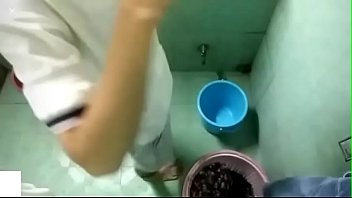 Preview 1 of Nyomi Banxxx Feet - Quay L&eacute_n Anh Rể Cặc Bự Cong Tắm,  Sục cặc