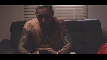 Preview 1 of Kxxxx Hd - Mi Hermanastra me descubre masturbandome y no duda en agarrarme la Verga ZacTeFolla!