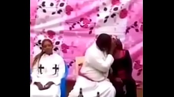 Preview 4 of Jordi Turkce Altyazili Movies - prophet Titto kisses his wife and maid for biblical love to all