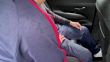 Preview 1 of Xxxn Video Porno - Era una tarde lluviosa y en la app me sali&oacute_ cerca un cabron que sub&iacute_ a la camioneta y baj&oacute_ la lluvia me lo folle
