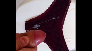 Preview 3 of Les Dlire De Cela - Cum on sister panties