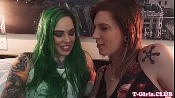 Preview 1 of Viv De Neco - Roundass trans amateurs masturbate together