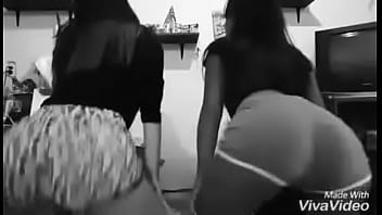 Preview 2 of Nappi All Sex - Amigas Moviendo El Orto❤