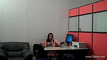 Preview 1 of Pink Pussy Cl8max - Jefa lesbi ve a secretaria pajeandose
