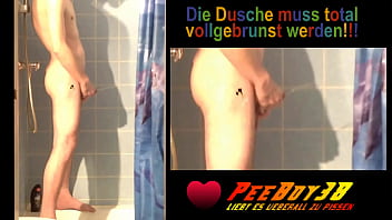 Preview 2 of Ho Pui Yu - In der Dusche an die Wand gepisst