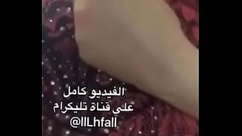 Preview 2 of Dog Furking - كحبه تفرك صدرها?