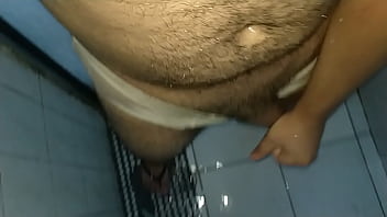 Preview 4 of Molukse Sex - Eu mijando gostoso no banho
