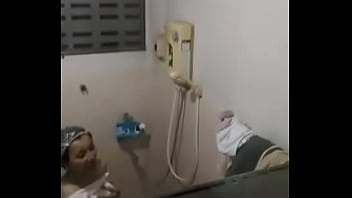 Preview 4 of Woman Sucks Fucks Horse - อาบน้ำ