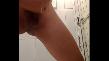Preview 3 of Xoxoxo Crosseders - GOZANDO MUITO NO BANHEIRO DO BAR