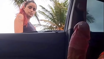 Preview 4 of Bangladesh Sexgarl - Se masturbando em publico no carro!