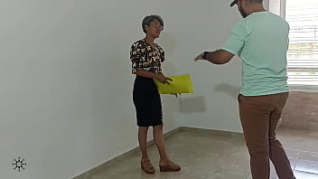 Preview 1 of Raw Gay African Sex - fucking this delicious MILF stepmom whose pussy is so juicy,  I love the house - Porn in Spanish.