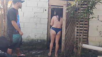 Preview 1 of Naval Xxx - Meu marido saiu e me deixou receber o pedreiro sozinha para um or&ccedil_amento