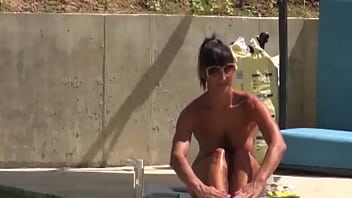 Preview 1 of Ben 10 Prone - Amateur video blowjob of mi housewife in the pool