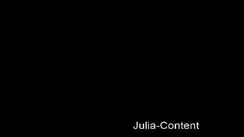 Preview 4 of Plizz Mom - She shapes her hairy cunt