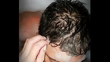 Preview 2 of Bela De Semana Sex - Chupando a buceta lisinha da namorada