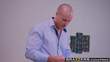 Preview 1 of Brezzer Con - Brazzers Exxtra - (Abby Lee,  Sean Lawless) - Slut Hotel Part 1