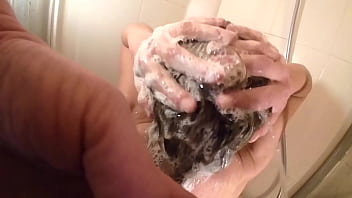 Preview 4 of Teen Sex Morg - Pee on My Head when I Washed my Hair plus BlowJob when I Pee