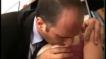 Preview 2 of Etzwr - Padre se aprovecha de la inocencia de su h.