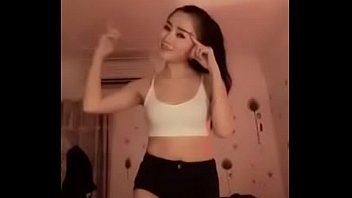Preview 3 of Pornx Com Hd - Thao meo of vietnam is belly dancing on BigoLive