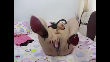 Preview 2 of Dog Girls X - 欲求不满舔JJ疯狂道具自卫
