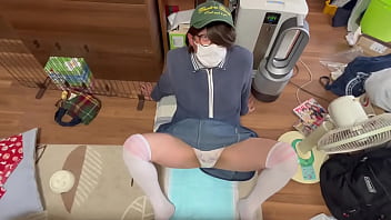 Preview 2 of Dening Xxx - ロングスカートでニーハイの女装子もゆちゃんが自宅のリビングで大股開いてパンチラパンモロを自撮り撮影する